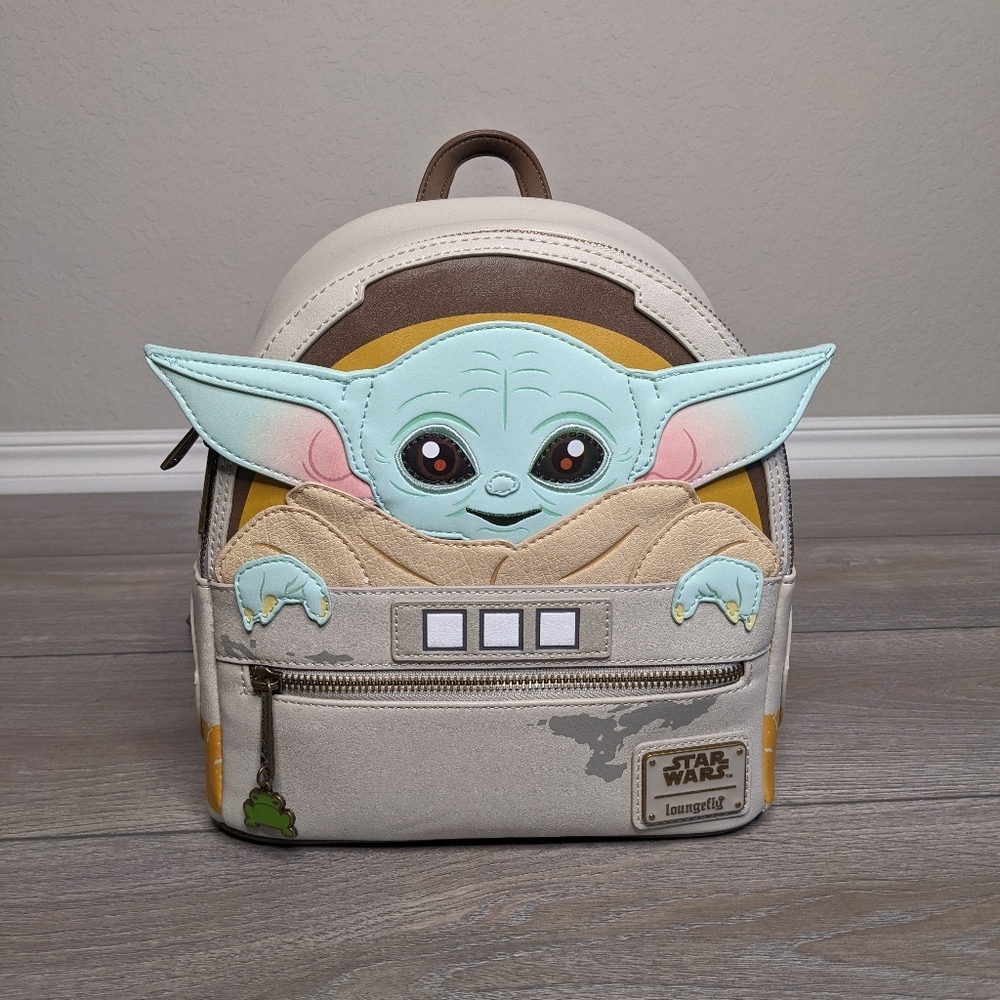 Loungefly Baby Yoda / the child Backpack EUC